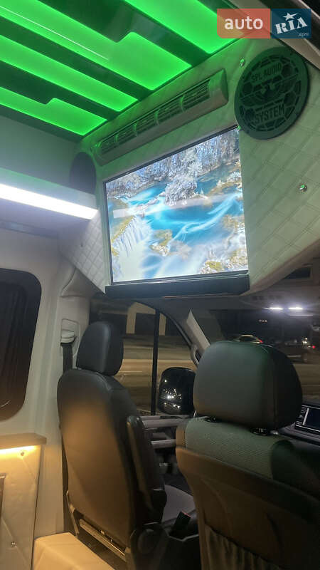 Микроавтобус Volkswagen Crafter 2020 в Киеве