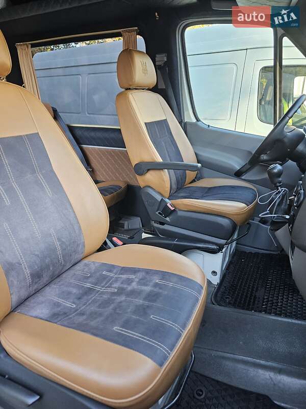 Микроавтобус Volkswagen Crafter 2011 в Киеве