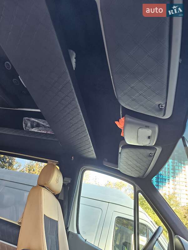 Микроавтобус Volkswagen Crafter 2011 в Киеве