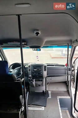 Пригородный автобус Volkswagen Crafter 2012 в 