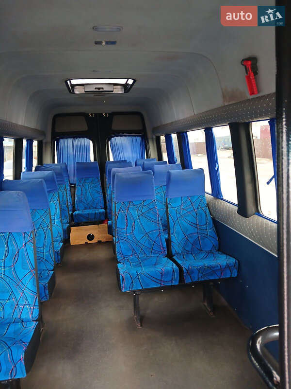 Пригородный автобус Volkswagen Crafter 2012 в Киеве