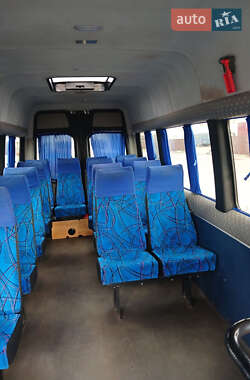 Пригородный автобус Volkswagen Crafter 2012 в 
