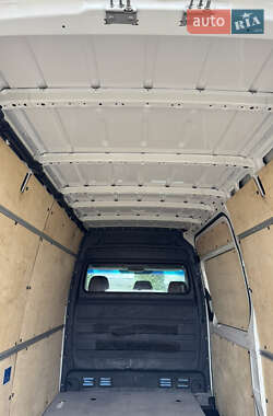 Вантажний фургон Volkswagen Crafter 2012 в Рівному