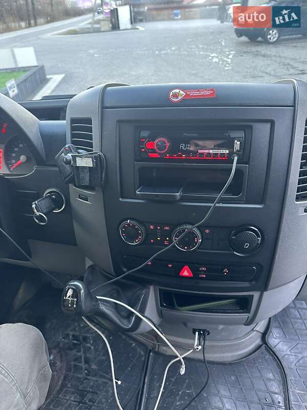 Грузопассажирский фургон Volkswagen Crafter 2008 в Иршаве