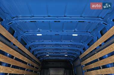 Грузовой фургон Volkswagen Crafter 2020 в 