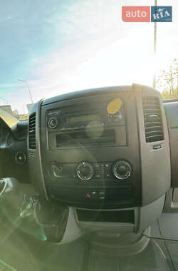 Грузовой фургон Volkswagen Crafter 2012 в 