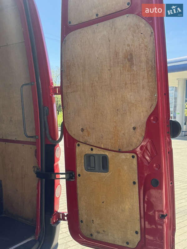 Вантажний фургон Volkswagen Crafter 2010 в Миколаєві