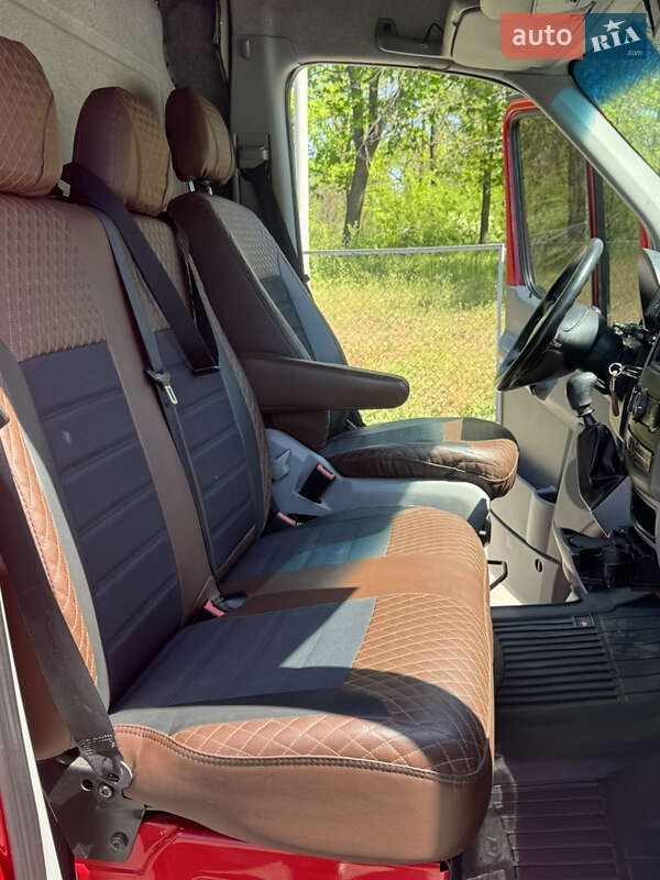 Вантажний фургон Volkswagen Crafter 2010 в Миколаєві