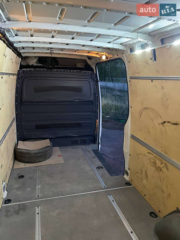 Грузовой фургон Volkswagen Crafter 2016 в Овруче