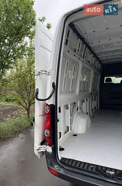 Грузовой фургон Volkswagen Crafter 2014 в 