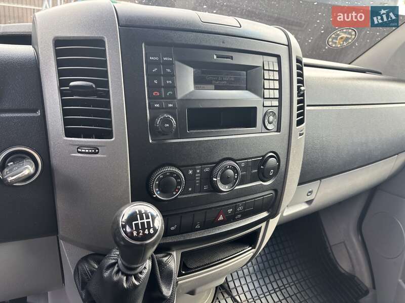 Грузовой фургон Volkswagen Crafter 2016 в Нововолынске