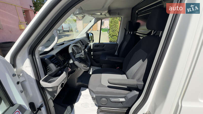 Вантажний фургон Volkswagen Crafter 2017 в Сваляві