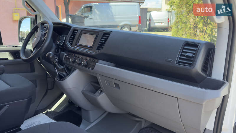 Вантажний фургон Volkswagen Crafter 2017 в Сваляві