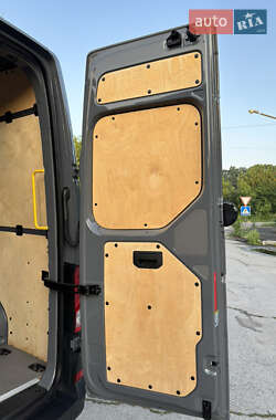 Грузовой фургон Volkswagen Crafter 2021 в 