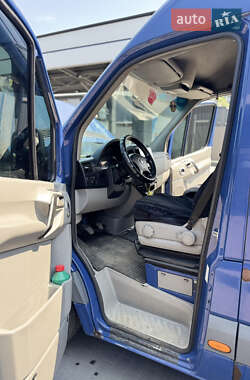 Вантажопасажирський фургон Volkswagen Crafter 2010 в 