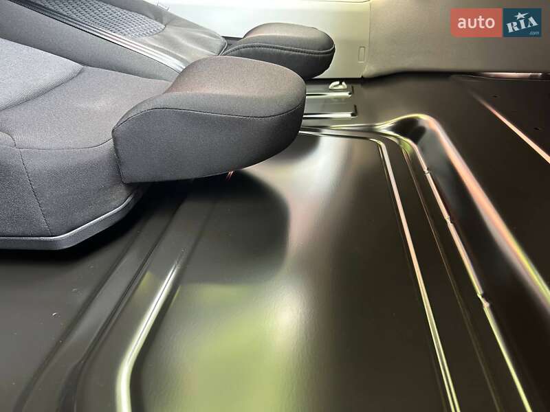 Грузовой фургон Volkswagen Crafter 2023 в Киеве