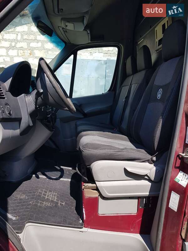 Грузовой фургон Volkswagen Crafter 2007 в Змиеве