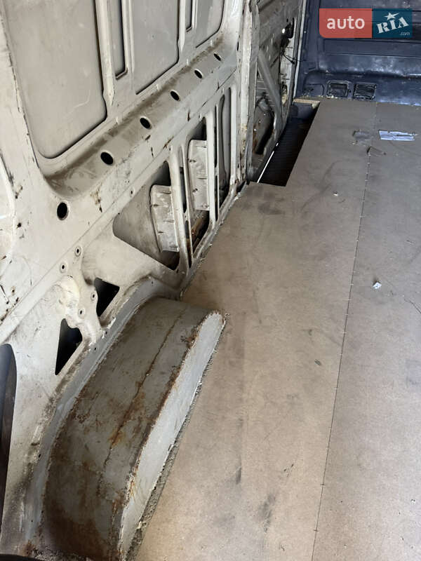 Грузовой фургон Volkswagen Crafter 2007 в Киеве фото 15 Грузовой фургон Volkswagen Crafter 2007 в Киеве