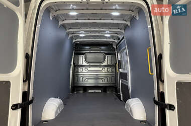 Грузовой фургон Volkswagen Crafter 2020 в 