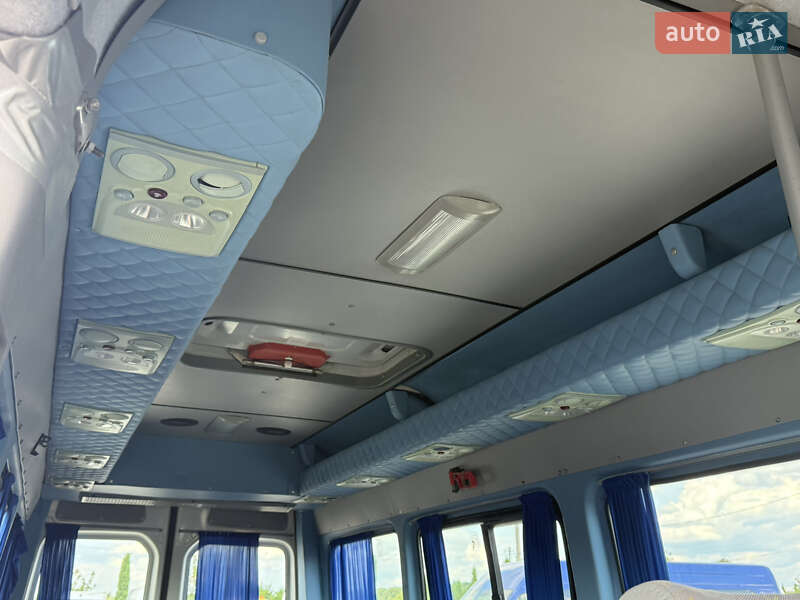 Туристический / Междугородний автобус Volkswagen Crafter 2009 в Староконстантинове