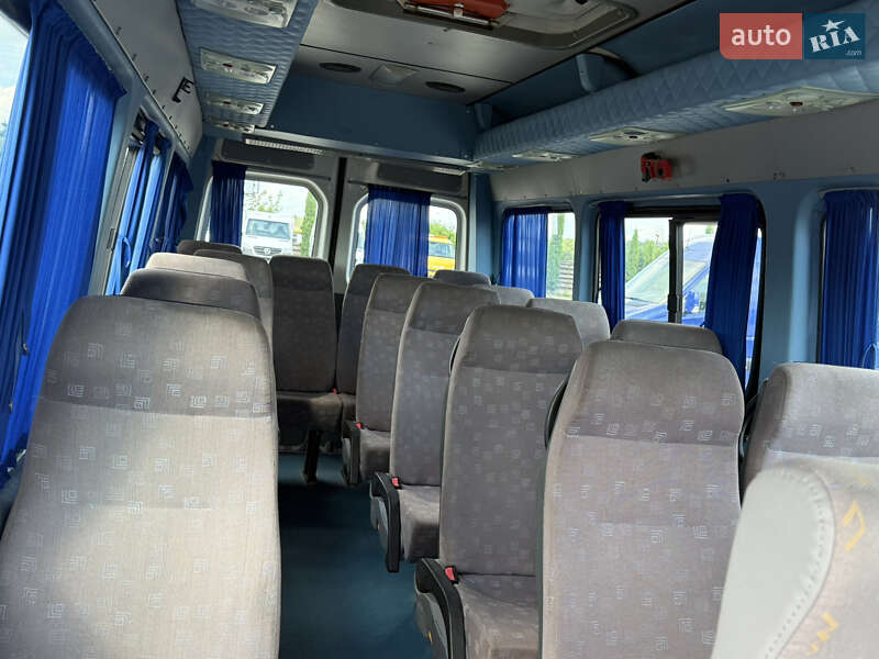 Туристический / Междугородний автобус Volkswagen Crafter 2009 в Староконстантинове