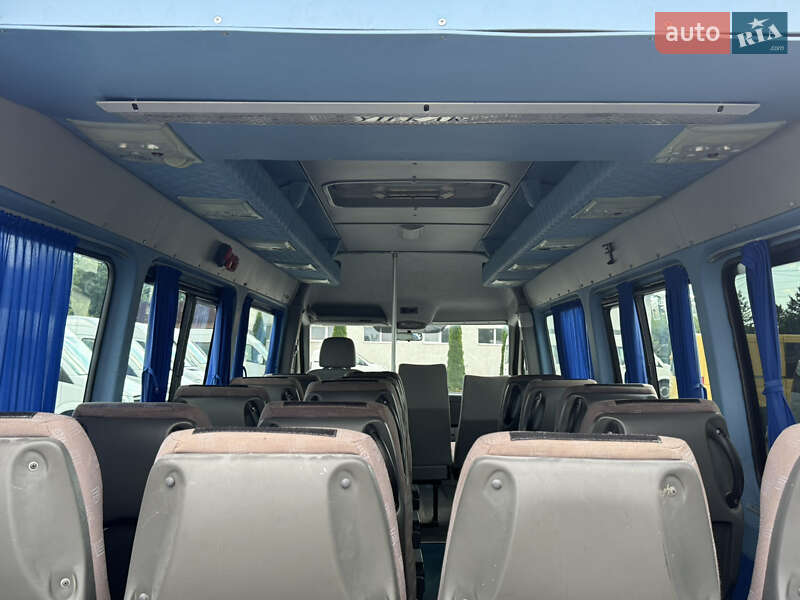 Туристический / Междугородний автобус Volkswagen Crafter 2009 в Староконстантинове
