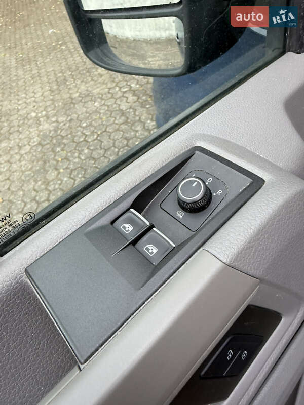 Грузовой фургон Volkswagen Crafter 2022 в Киеве
