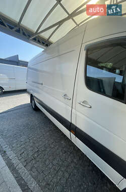 Вантажний фургон Volkswagen Crafter 2011 в Тячеві
