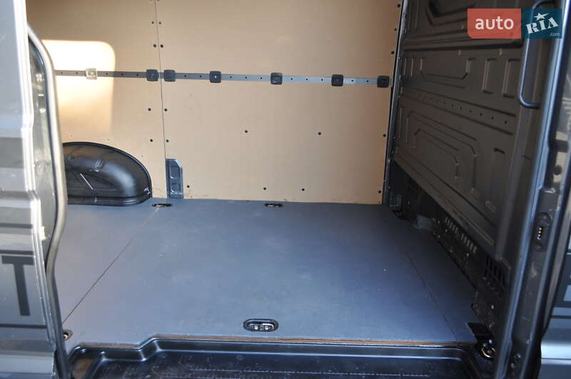 Грузовой фургон Volkswagen Crafter 2020 в Киеве