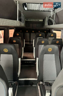 Туристический / Междугородний автобус Volkswagen Crafter 2012 в 
