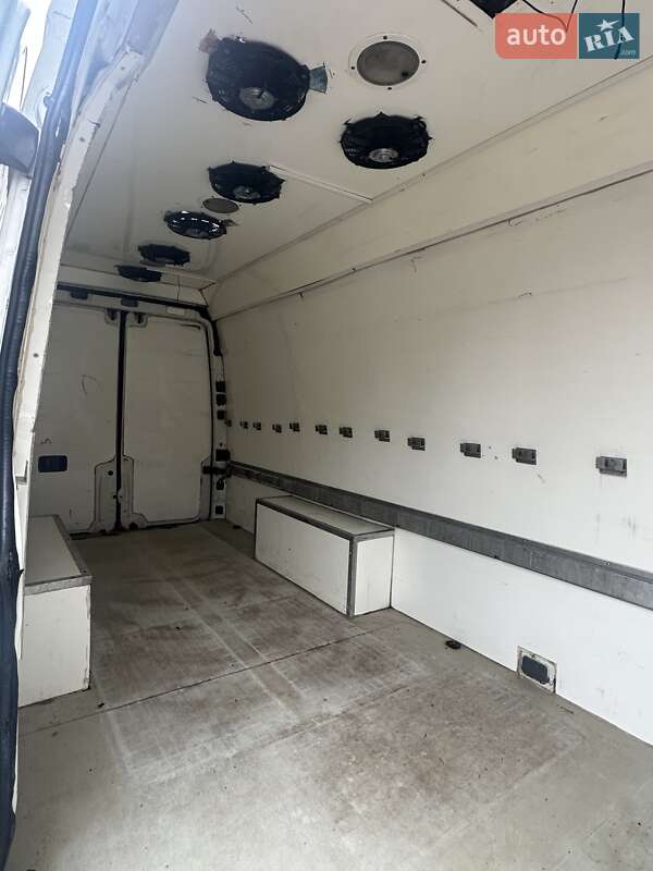 Вантажний фургон Volkswagen Crafter 2009 в Вінниці