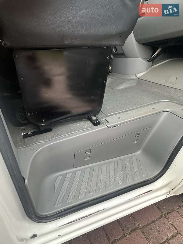 Вантажний фургон Volkswagen Crafter 2009 в Вінниці