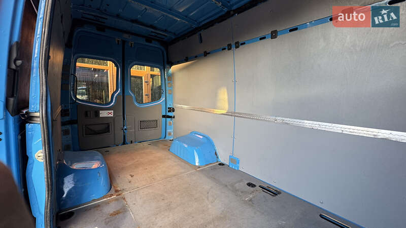 Грузовой фургон Volkswagen Crafter 2015 в Сваляве