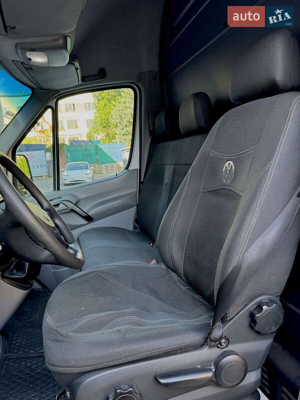 Грузовой фургон Volkswagen Crafter 2012 в Львове