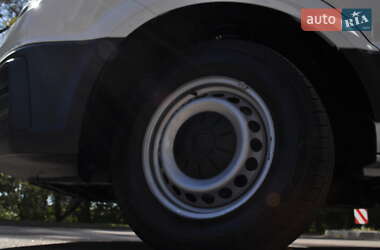 Грузовой фургон Volkswagen Crafter 2020 в 