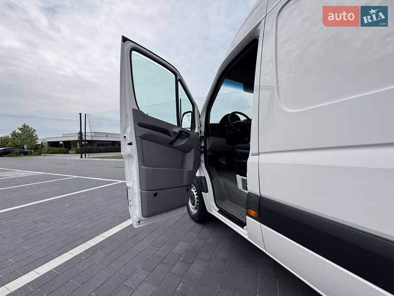 Грузовой фургон Volkswagen Crafter 2016 в Мукачево