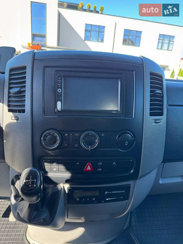 Автовоз Volkswagen Crafter 2010 в Ровно