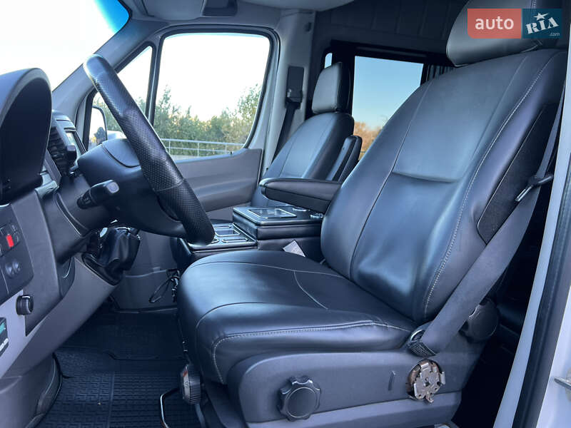 Микроавтобус Volkswagen Crafter 2013 в Киеве