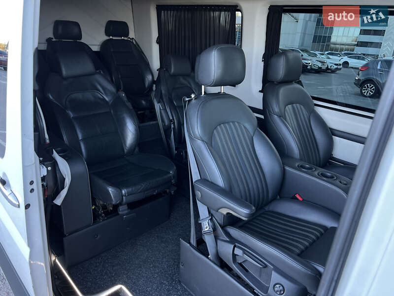 Микроавтобус Volkswagen Crafter 2013 в Киеве