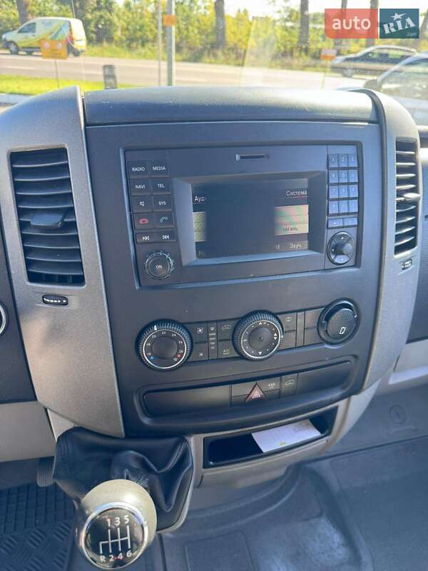Грузовой фургон Volkswagen Crafter 2015 в Киеве