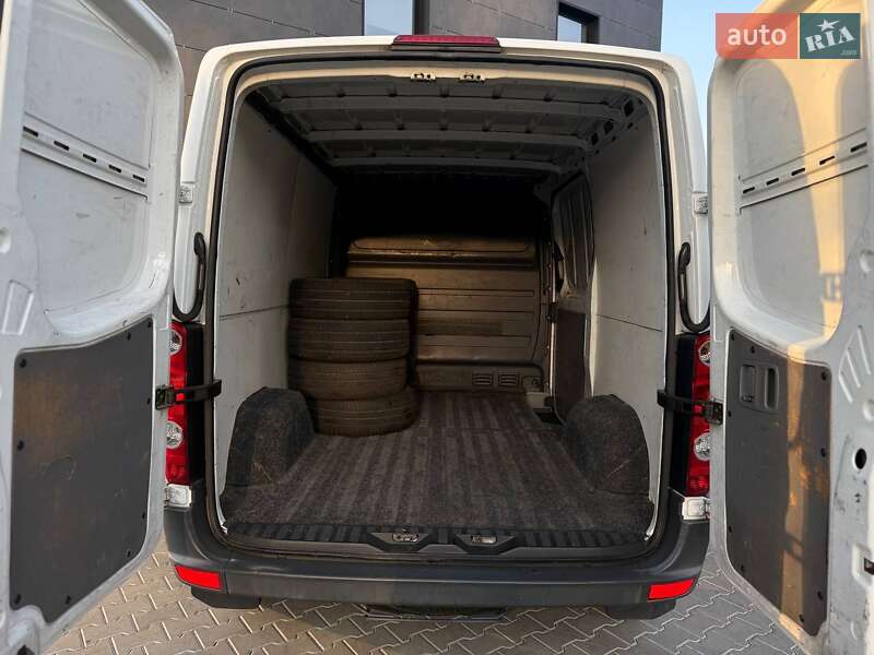 Грузовой фургон Volkswagen Crafter 2012 в Киеве