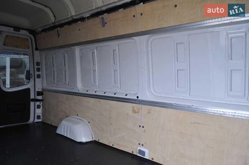 Грузовой фургон Volkswagen Crafter 2014 в Киеве