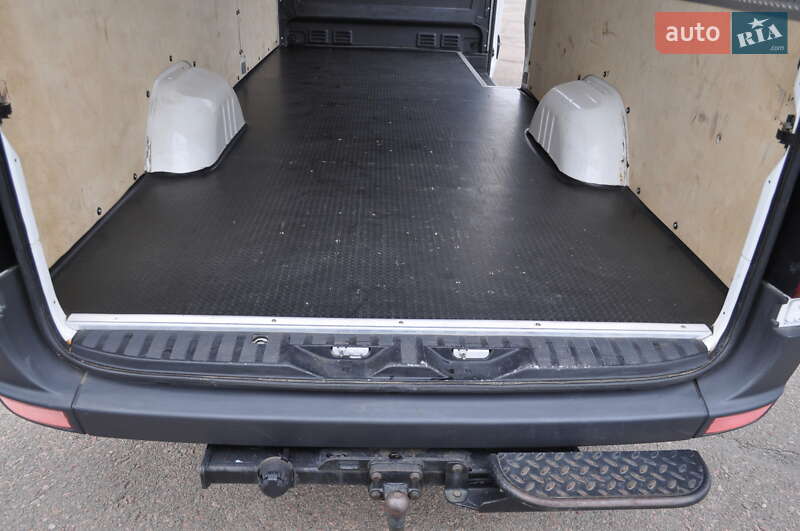 Грузовой фургон Volkswagen Crafter 2014 в Киеве