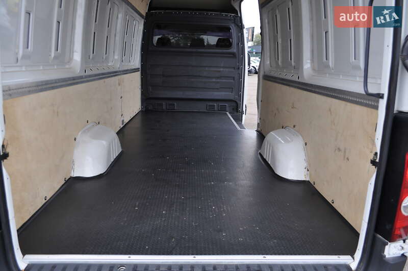 Грузовой фургон Volkswagen Crafter 2014 в Киеве