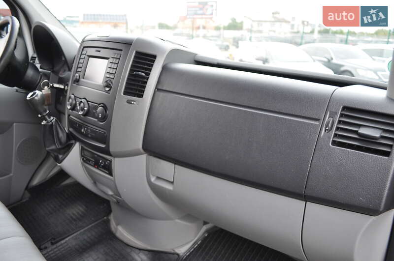 Грузовой фургон Volkswagen Crafter 2014 в Киеве