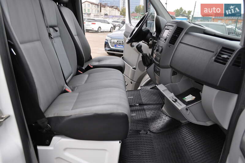 Грузовой фургон Volkswagen Crafter 2014 в Киеве