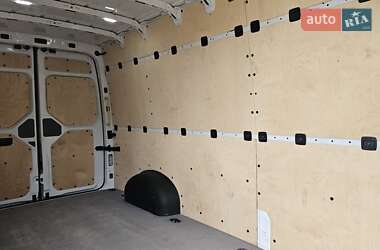 Грузовой фургон Volkswagen Crafter 2021 в 