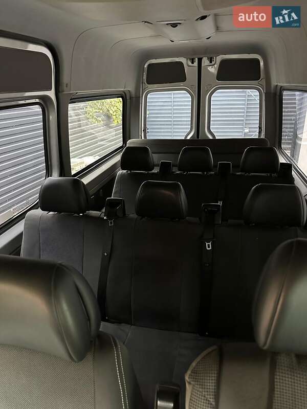 Микроавтобус Volkswagen Crafter 2012 в Киеве
