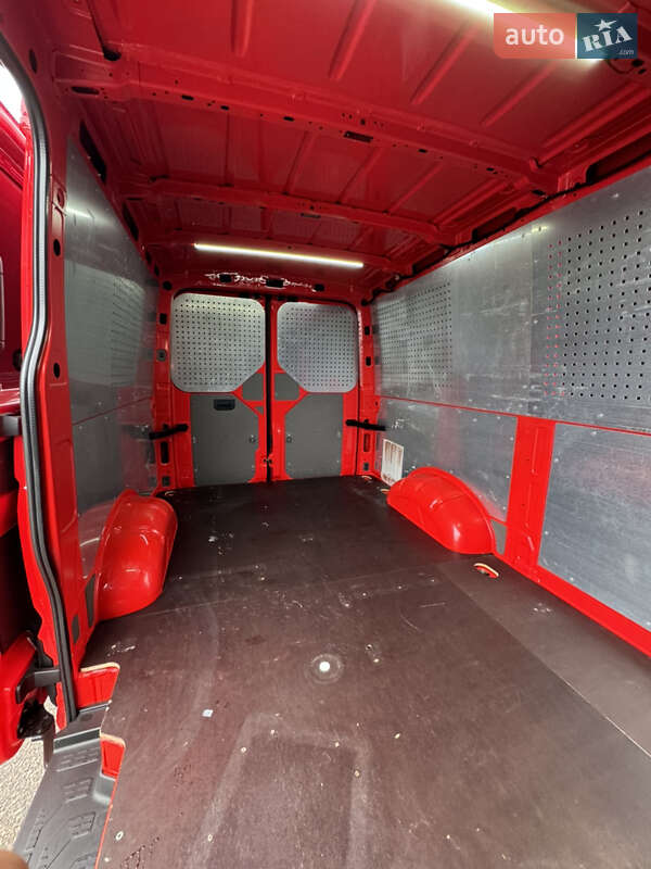 Грузовой фургон Volkswagen Crafter 2019 в Киеве