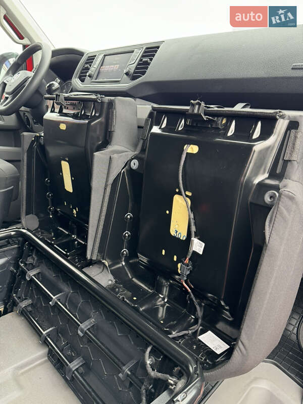 Грузовой фургон Volkswagen Crafter 2019 в Киеве